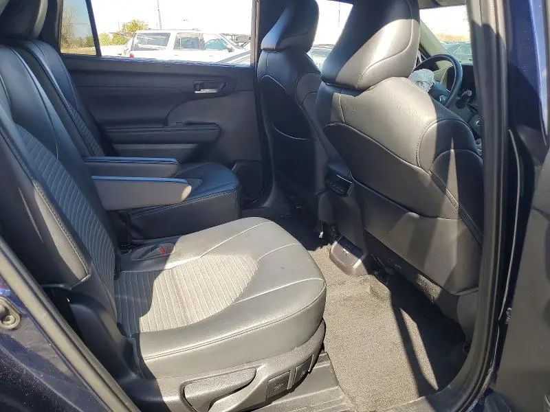 2021 TOYOTA HIGHLANDER XSE  