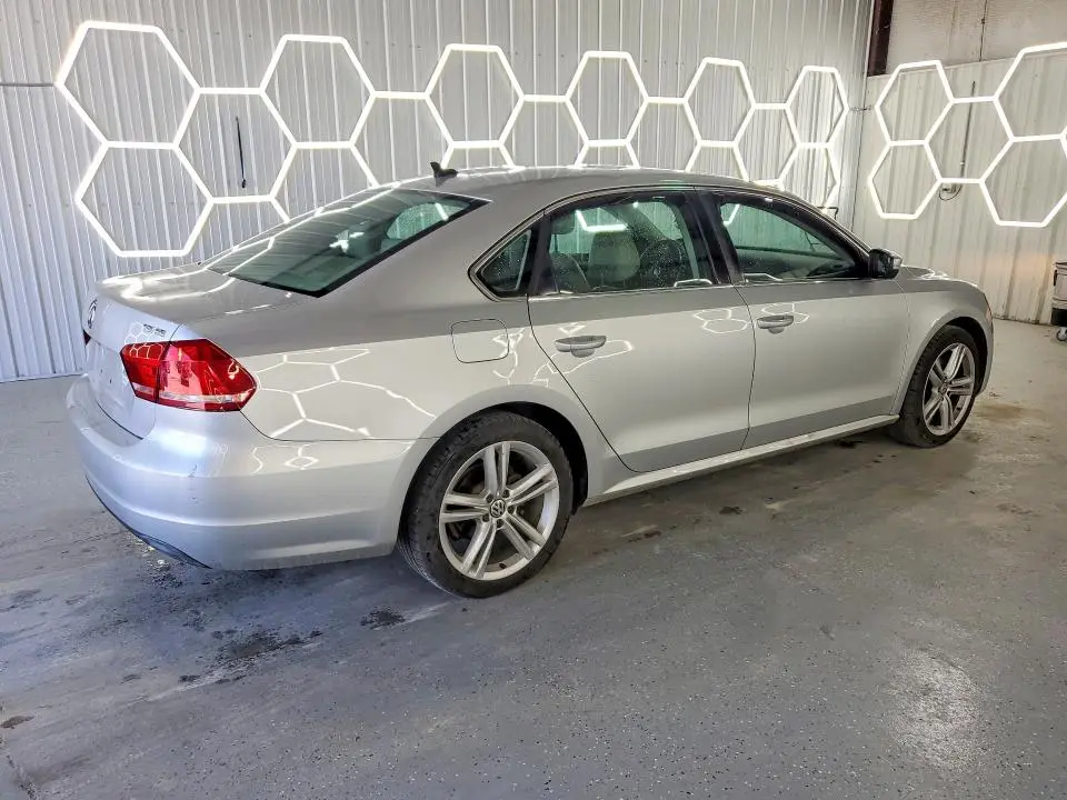 2014 VOLKSWAGEN PASSAT SE  