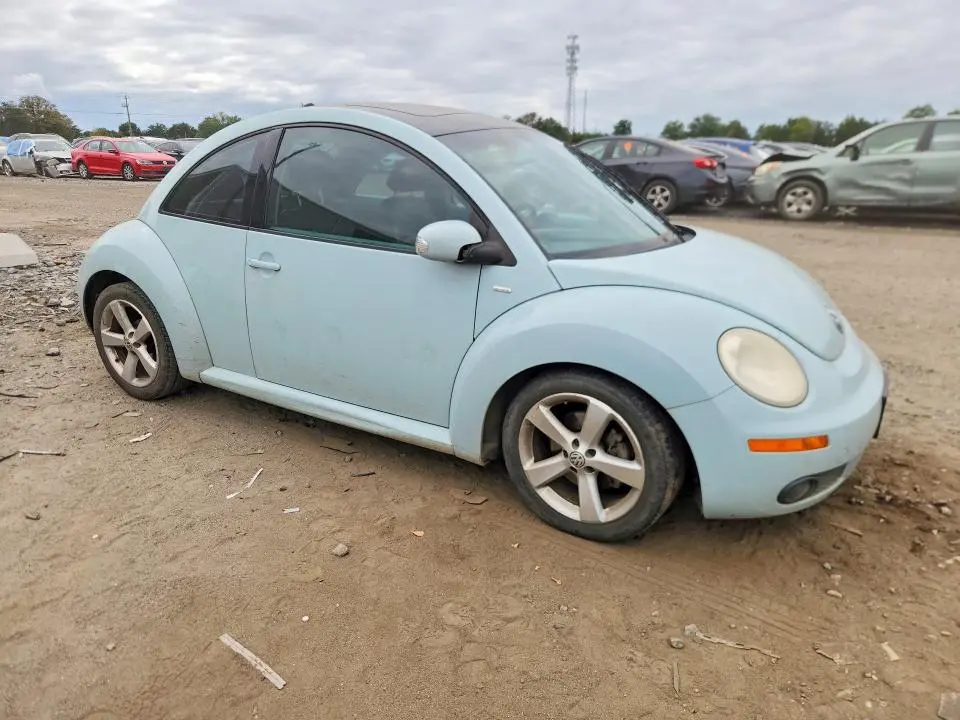 2010 VOLKSWAGEN NEW BEETLE   