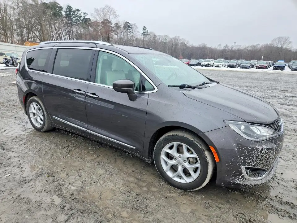 2018 CHRYSLER PACIFICA   