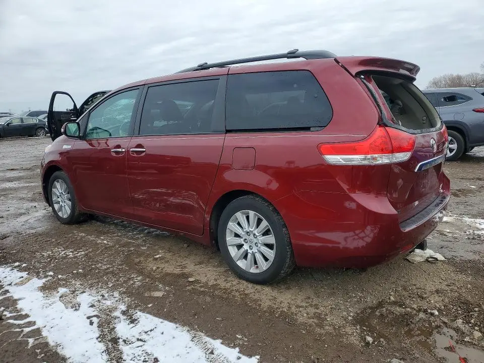 2013 TOYOTA SIENNA LIMITED 7-PASSENGER  