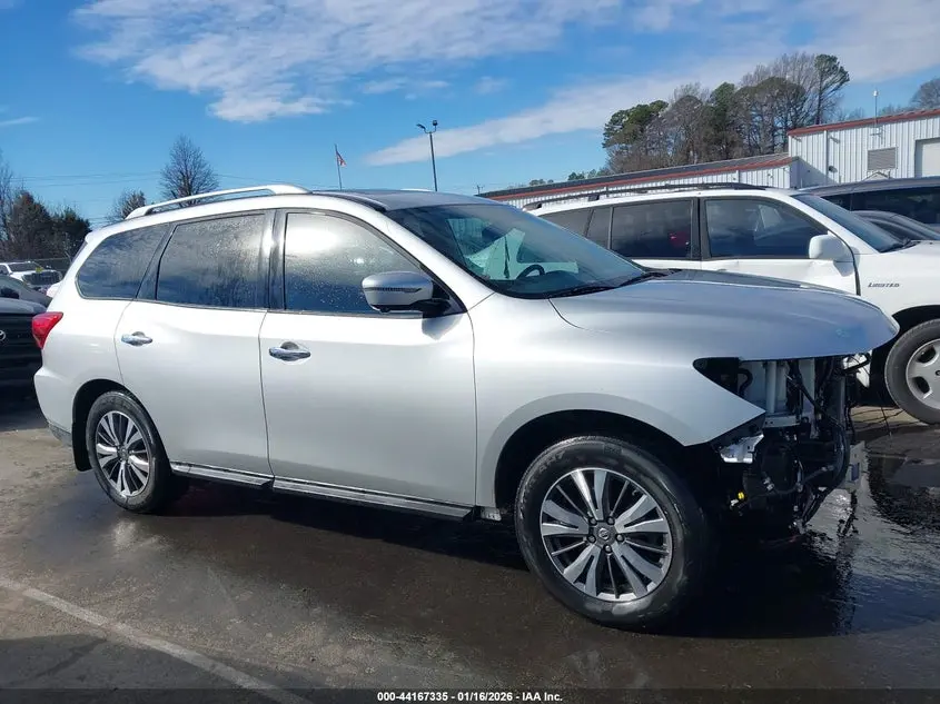 2017 NISSAN PATHFINDER SL