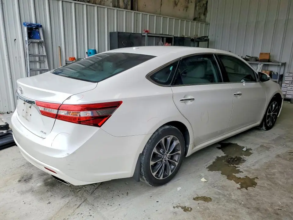 2015 TOYOTA AVALON XLE  