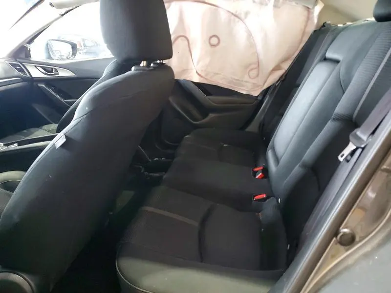 2017 MAZDA 3 TOURING  