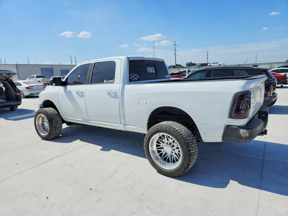 2016 RAM 2500 SLT  
