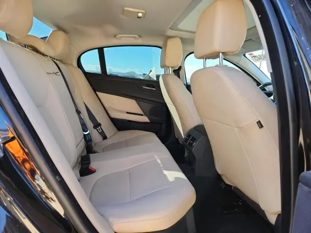 2019 JAGUAR XE PREMIUM  