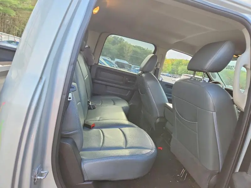 2015 RAM 1500 ST  