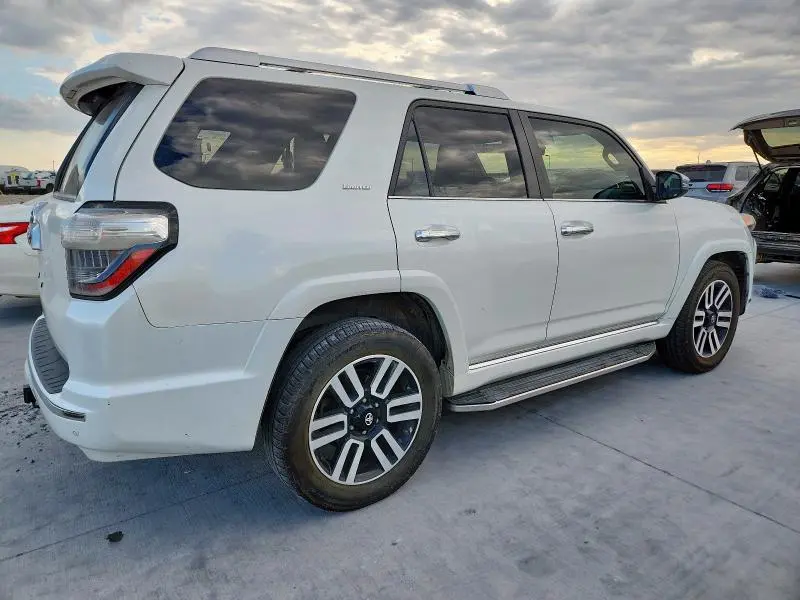 2018 TOYOTA 4RUNNER SR5  