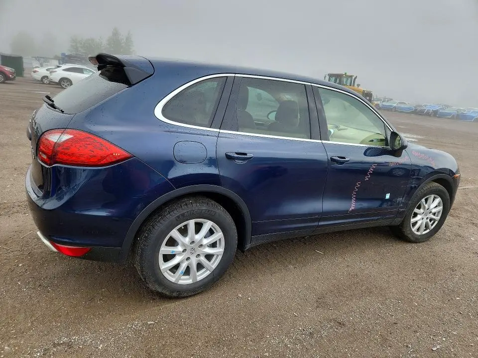 2013 PORSCHE CAYENNE   