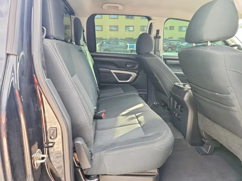 2018 NISSAN TITAN SV  