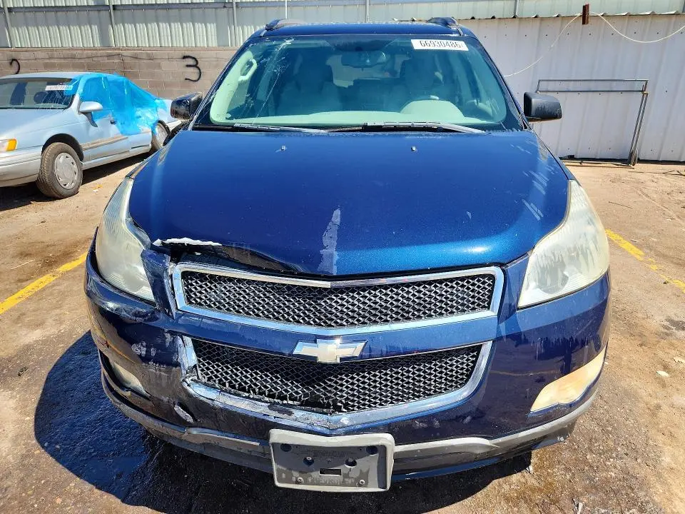 2011 CHEVROLET TRAVERSE LS  