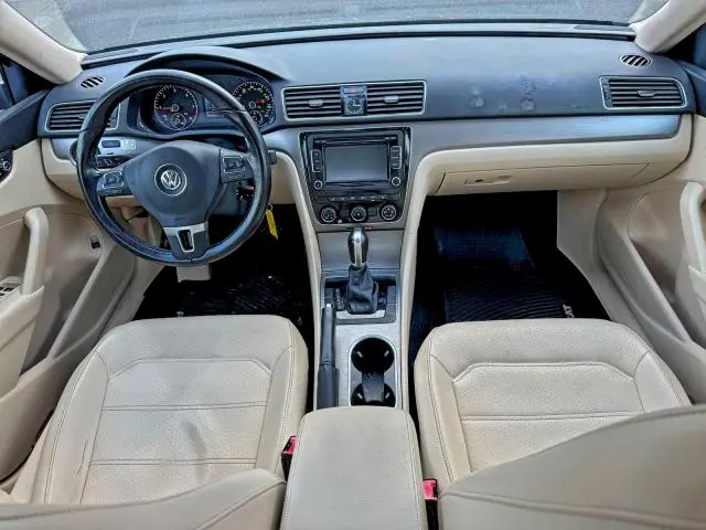 2015 VOLKSWAGEN PASSAT SE  