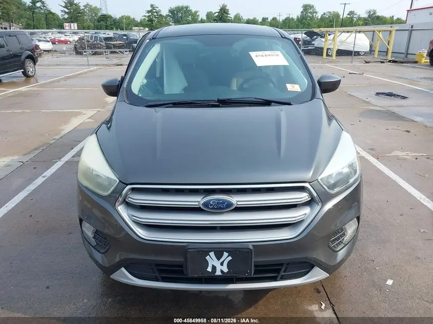 2017 FORD ESCAPE SE