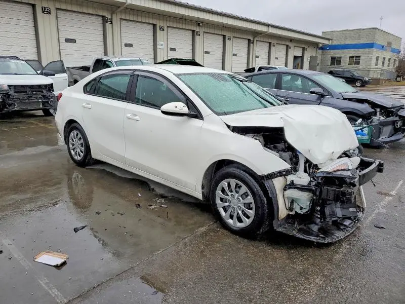 2023 KIA FORTE LX  