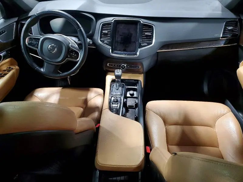 2016 VOLVO XC90 T6  