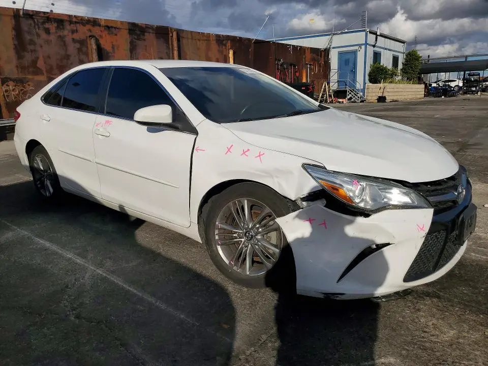 2017 TOYOTA CAMRY SE  