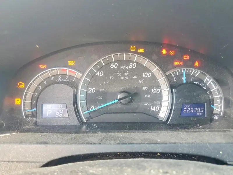 2014 TOYOTA CAMRY SE  