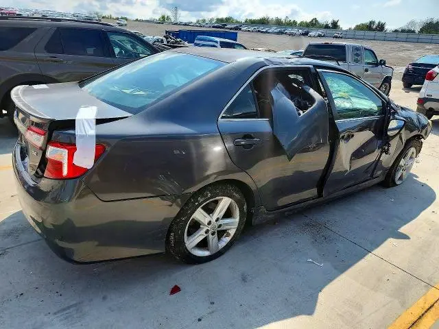 2012 TOYOTA CAMRY SE  