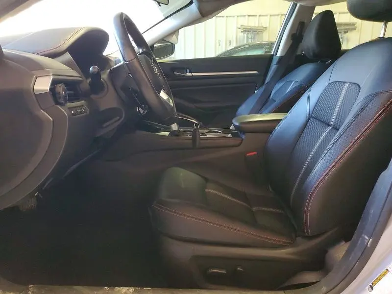 2024 NISSAN ALTIMA SR  