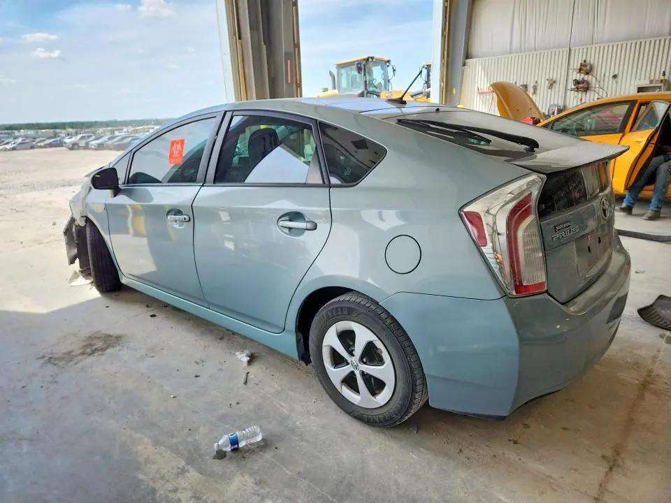 2014 TOYOTA PRIUS THREE  