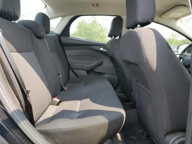 2017 FORD FOCUS SE  