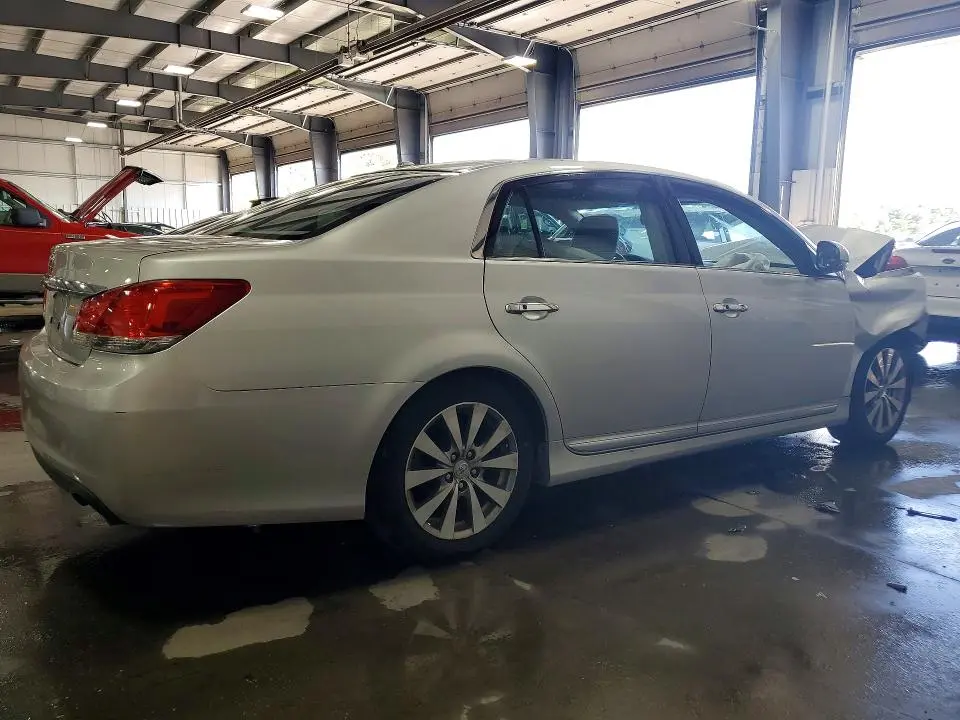 2011 TOYOTA AVALON LIMITED  