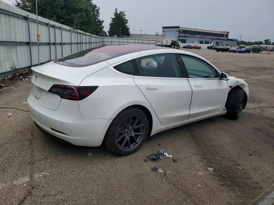 2018 TESLA MODEL 3   