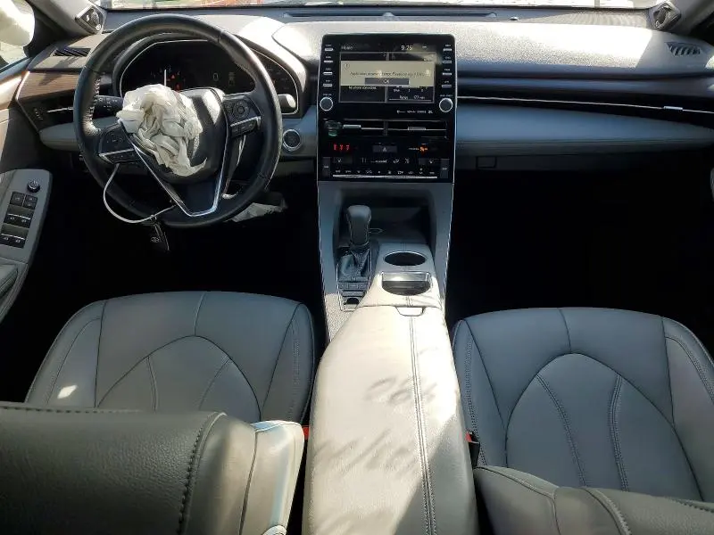 2019 TOYOTA AVALON XLE  