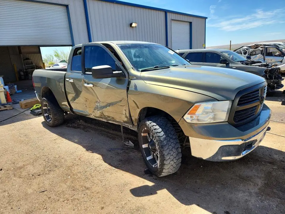2013 RAM 1500 SLT  