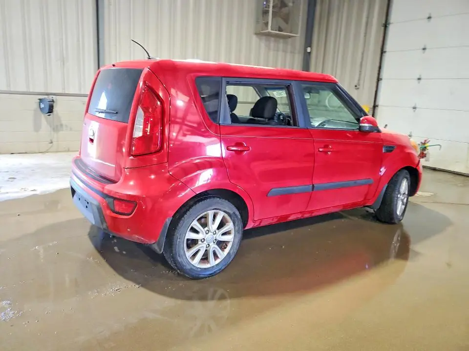 2013 KIA SOUL +  