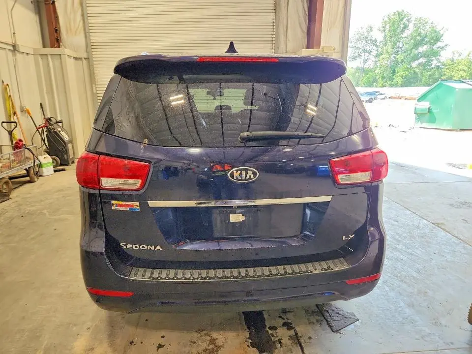 2018 KIA SEDONA LX  