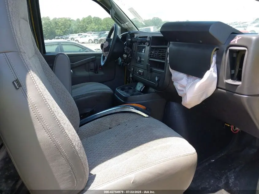 2021 CHEVROLET EXPRESS CARGO RWD 2500 REGULAR WHEELBASE WT