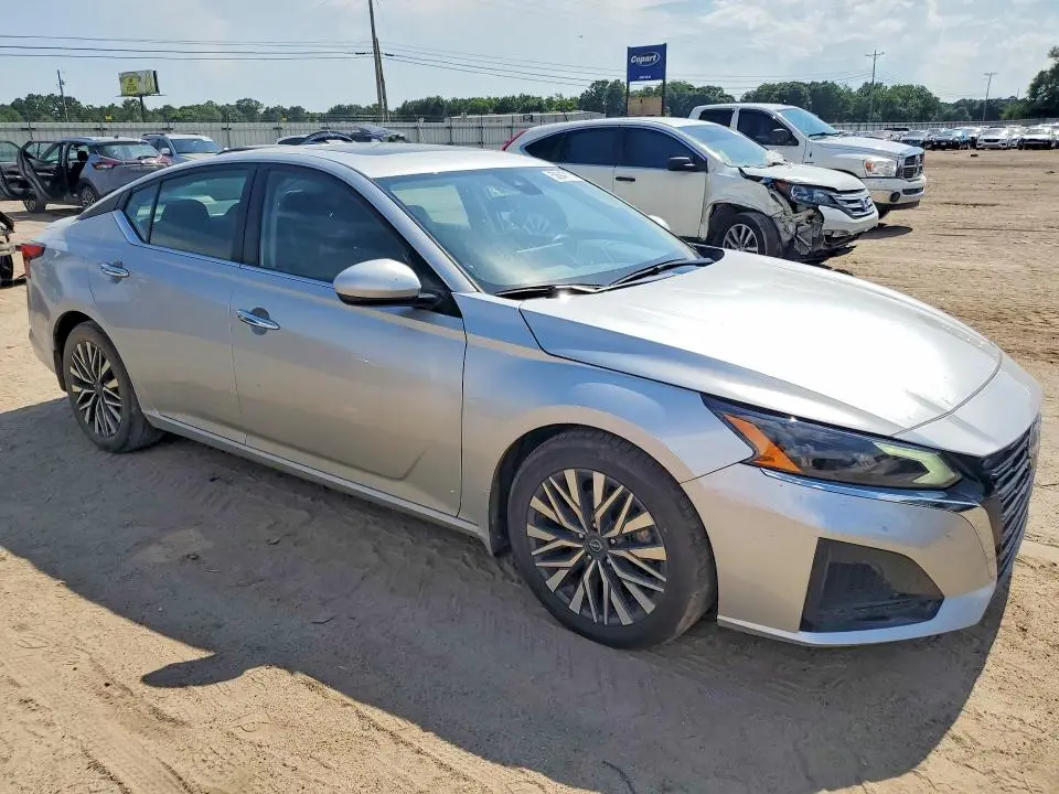 2023 NISSAN ALTIMA SV   