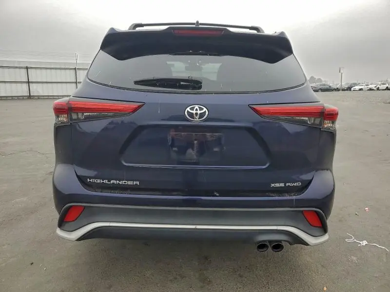 2021 TOYOTA HIGHLANDER XSE  