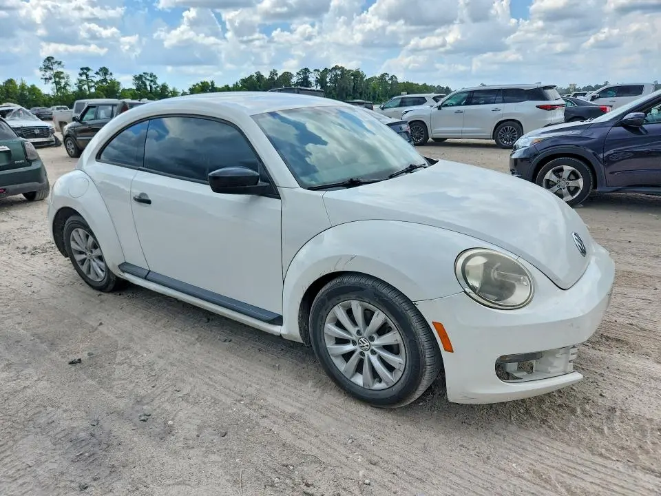 2013 VOLKSWAGEN BEETLE   