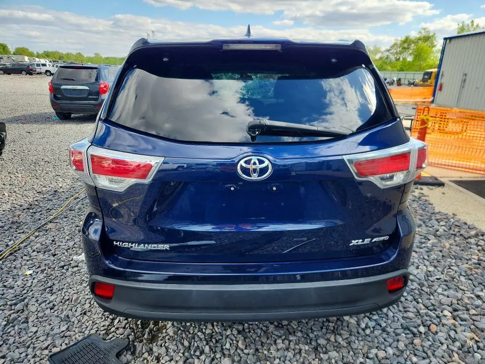 2016 TOYOTA HIGHLANDER XLE  