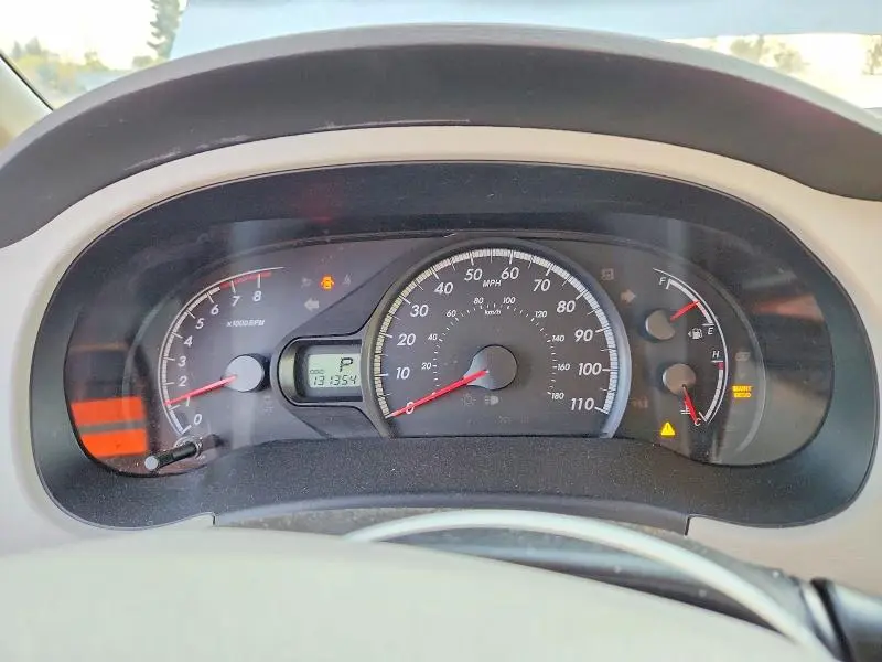 2011 TOYOTA SIENNA LE 8-PASSENGER  