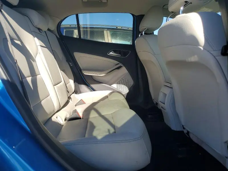 2015 MERCEDES-BENZ GLA 250 4MATIC  