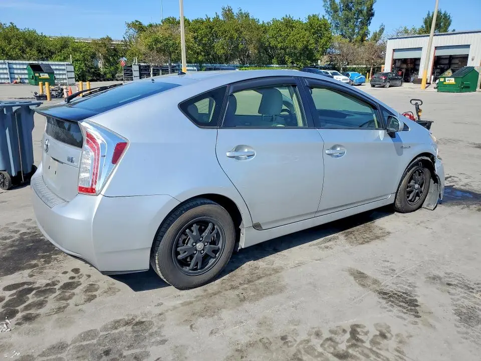 2012 TOYOTA PRIUS TWO  