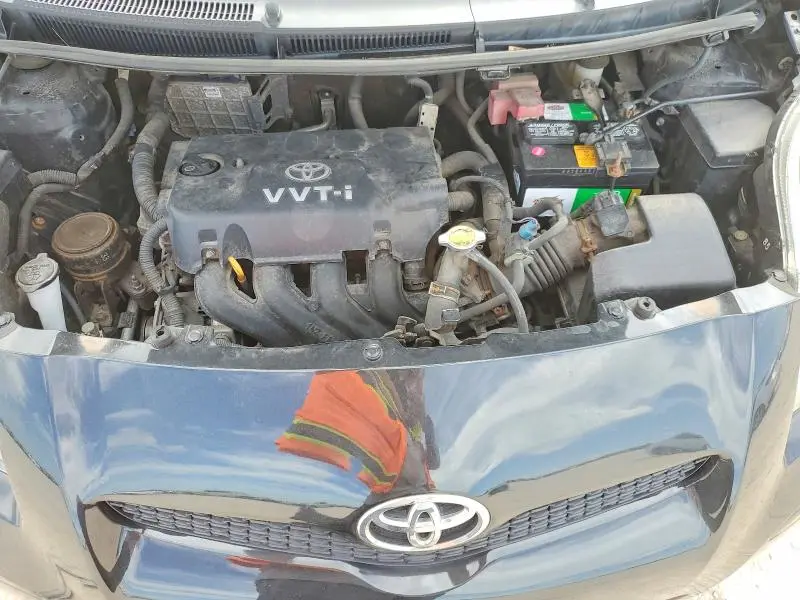 2011 TOYOTA YARIS BASE  