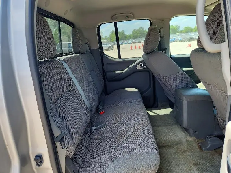 2017 NISSAN FRONTIER SV  
