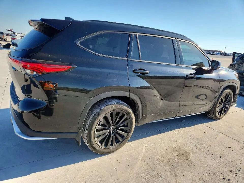 2023 TOYOTA HIGHLANDER XSE  
