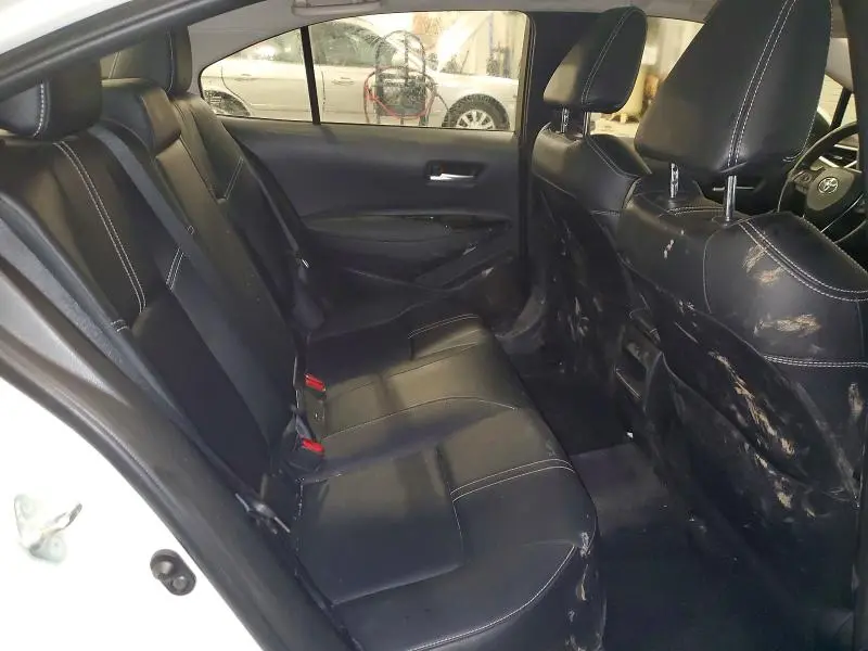 2020 TOYOTA COROLLA XLE  