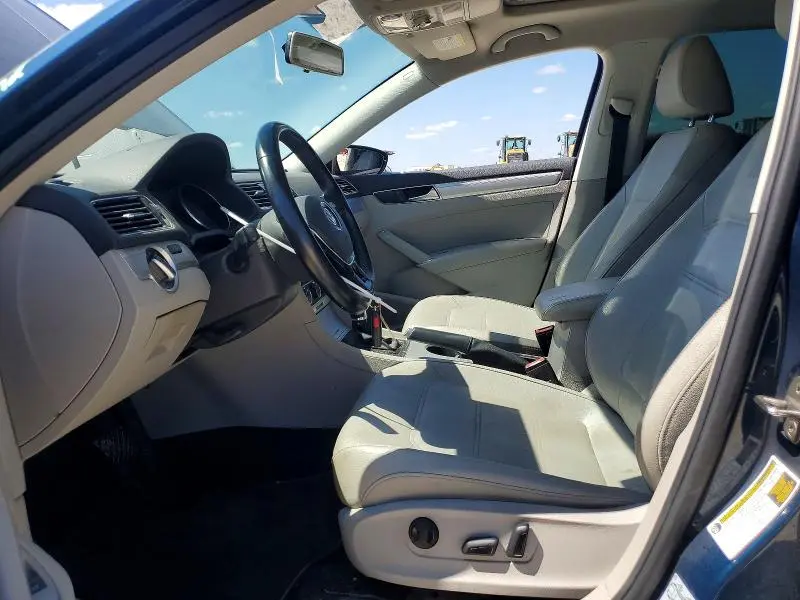 2019 VOLKSWAGEN PASSAT WOLFSBURG  
