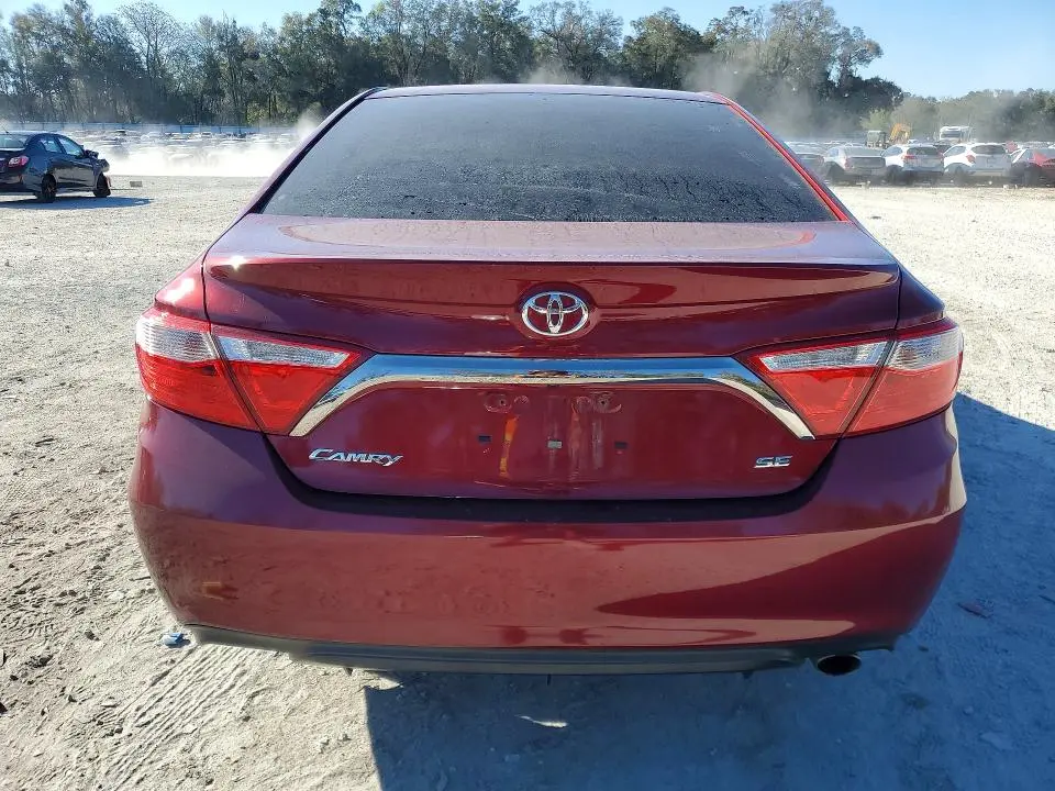 2017 TOYOTA CAMRY SE  