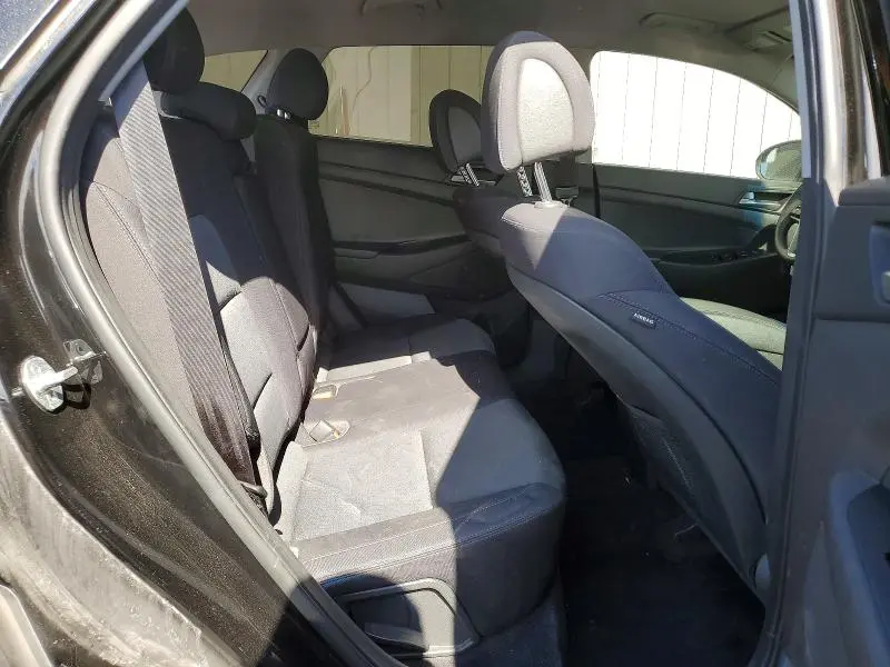 2018 HYUNDAI TUCSON SE  