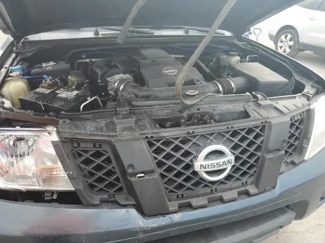 2013 NISSAN FRONTIER S  
