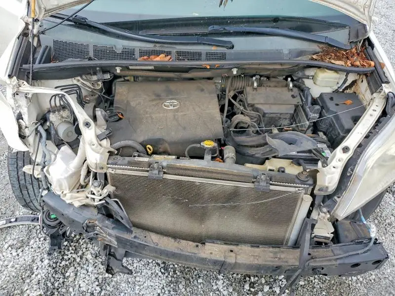 2015 TOYOTA SIENNA XLE PREMIUM 8-PASSENGER  