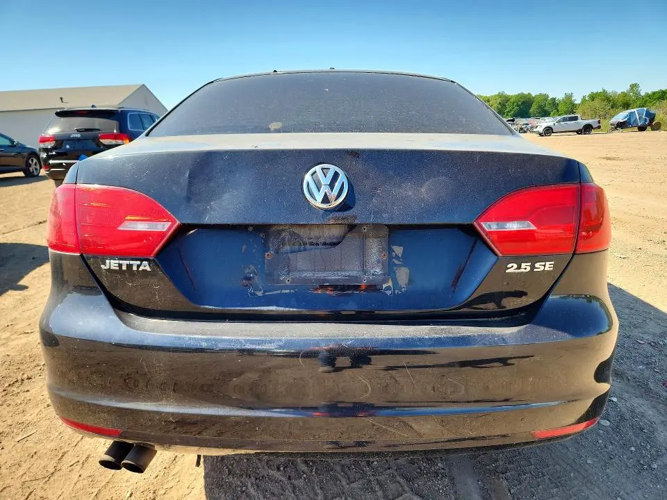 2013 VOLKSWAGEN JETTA SE  