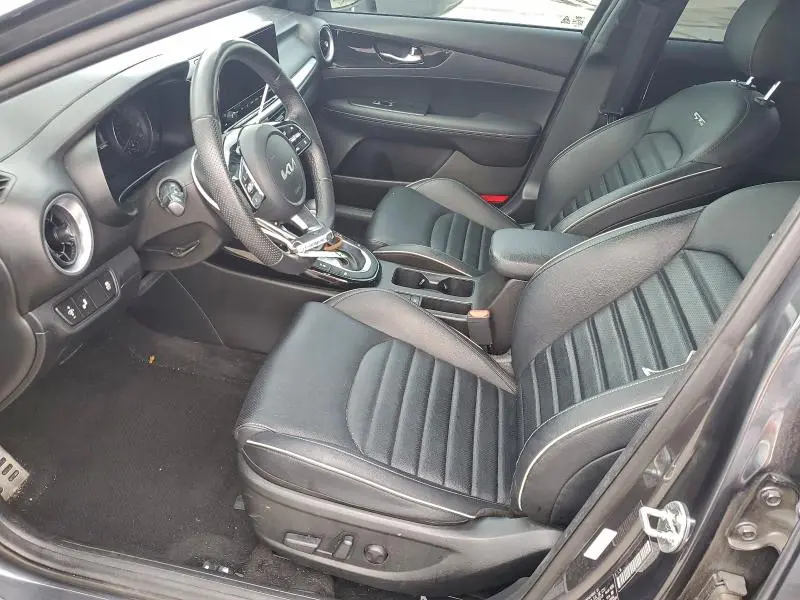 2023 KIA FORTE GT LINE  